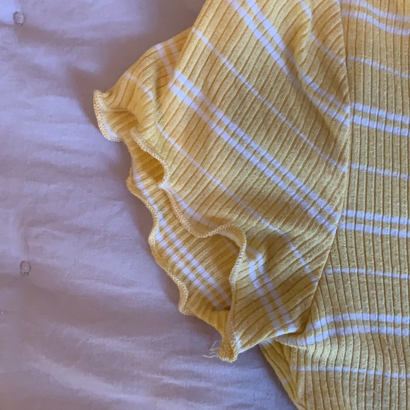 Tilly’s Fitted Crop Top - Picture 3 of 5